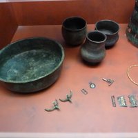 Посуда, шпоры, пряжка, фибула