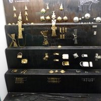 Металические детали снаряжения верхового коня периода Великого Переселения Народов