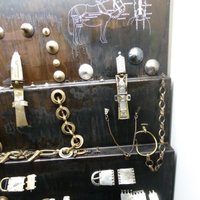 Металические детали снаряжения и украшения верхового коня III век н. э.