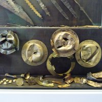 Умбоны щитов