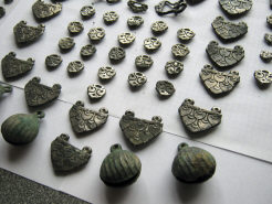 Втульчатое оголовье коня, фаллары, бубенцы, поясной набор воина 8-9 в. н. э. Хазарский каганат.