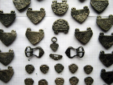 Середяные поясные бляхи, Чумбурный блок, Салтовская культура 8-9 век