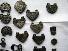 Серебряные поясные бляхи 8-9 в. н. э. Салтово-Маяцкая культура. Хазарский каганат.