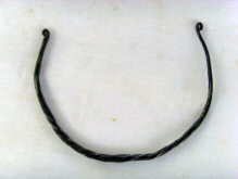 Железная шейная гривна