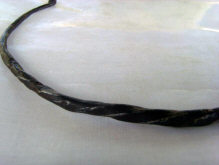 Железная шейная гривна