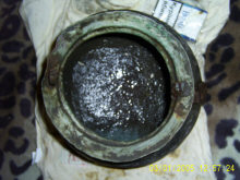 Медный котелок с железной ручкой