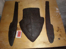 Два ложкаря и наральник от средневековго плуга