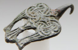 Крючок для обмоток в виде хищной птицы