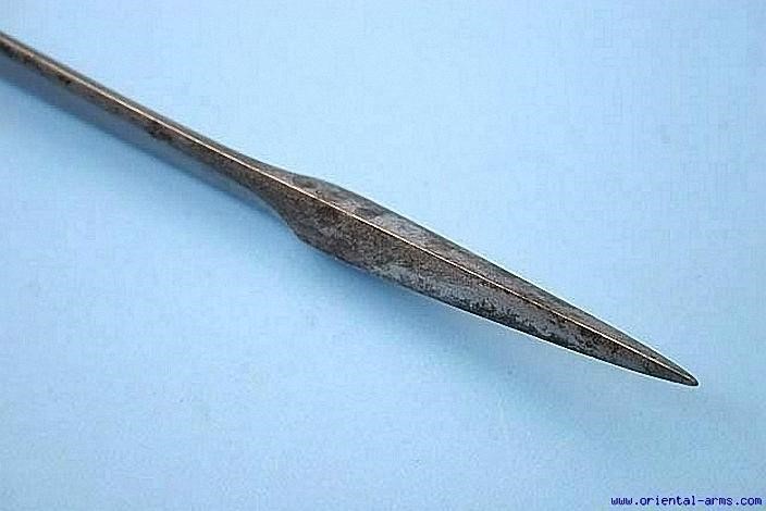 Пешкабз с изогнутым клинком с бронебойным расрирением на конце