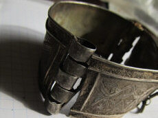 Древнерусский серебряный наруч, украшенный позолотой и чеканкой