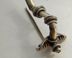 P-образная фибула, III-V век н. э.