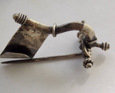 P-образная фибула III-IV век н. э.