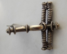 Фибула, аналогичная найденным в моглиле принцессы в Хаслебен (Германия) IV век н.э.