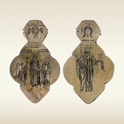 Ковчег-мощевик. Князь Михаил черниговский, боярин Фёдор и святой Корнелий Сотник. На обороте &ndash; святитель Николай