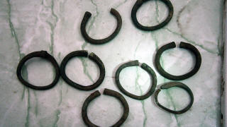 Славянские бронзовые браслеты с раширенными концами