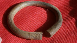 Браслет  с плавно расширяющимся концами, ранние славяне