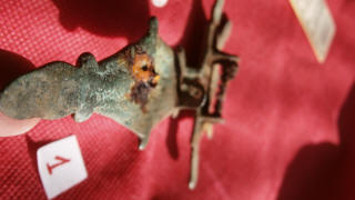 Иглоприемник раннесредневековой фибулы