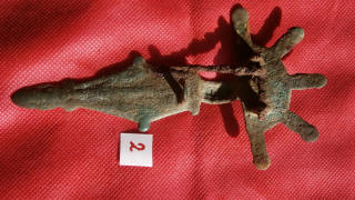 Пальчатая фибула днепровского типа с сохранившейся иглой