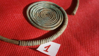 Славянские С-видные височные подвески