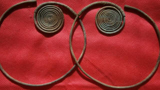 Односпиральные славянские височные кольца