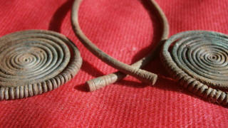 Спиральные завитки славянских височных колец