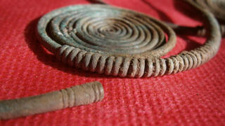 Спиральные завитки славянских височных колец