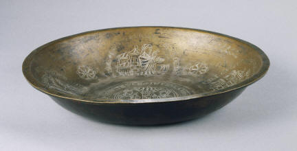 Средневековая чаша для церемониального омовения рук