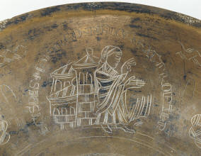 Гравировка на средневековой бронзовой посуде