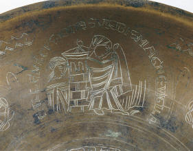 Гравировка на средневековой бронзовой посуде