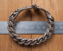 Размеры средневекового серебряного браслета