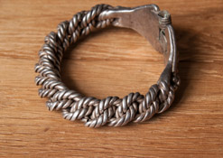 Браслет из сложновитой серебряной проволоки, ВКЛ