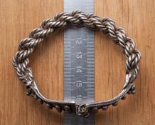 Размеры средневекового серебряного браслета