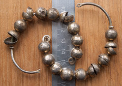 Серебряные височные кольца с бусинами, 14 - нач. 15 века