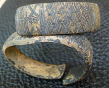 Браслеты орнамент ромбики с полосками