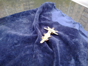 Серебряная фибула раннего средневековья