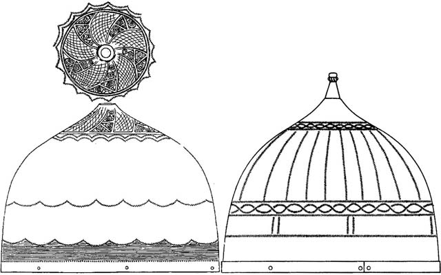Шлемы из колодца в Угловой Арсенальпой башне.