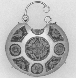 Тыльная сторона колта