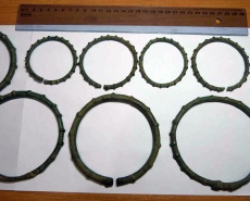 Клад бронзовых браслетов VIII-VI до н.э.