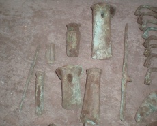 Клад бронзовых изделий культуры Ноуа XIV-XIII вв. до н.э.