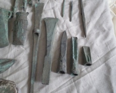 Клад бронзовых изделий культуры Ноуа XIV-XIII вв. до н.э.