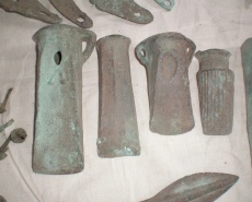 Клад бронзовых изделий культуры Ноуа XIV-XIII вв. до н.э.