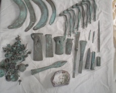 Клад бронзовых изделий культуры Ноуа XIV-XIII вв. до н.э.