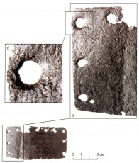Следы на пластине доспеха