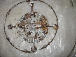 Металлические детали кулачного щита кочевников